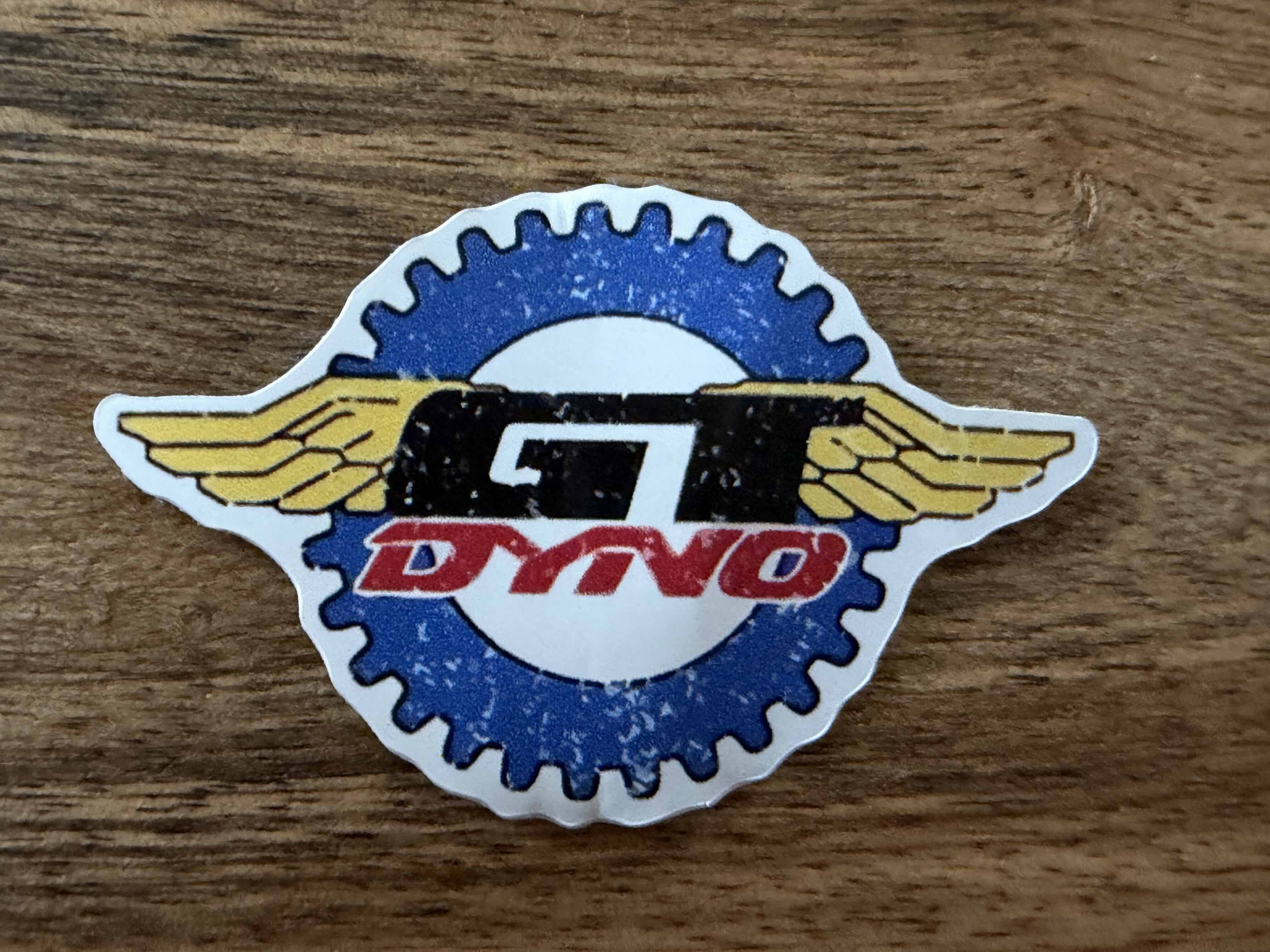 GT / Dyno Grungy 90s logo